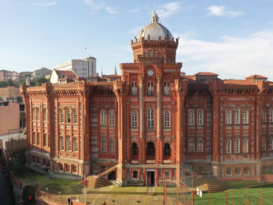 Μεγάλη του Γένους Σχολή: Δεν κλείνουμε – Συνεχίζουμε αδιάκοπα την προσφορά στην Παιδεία και στον Πολιτισμό