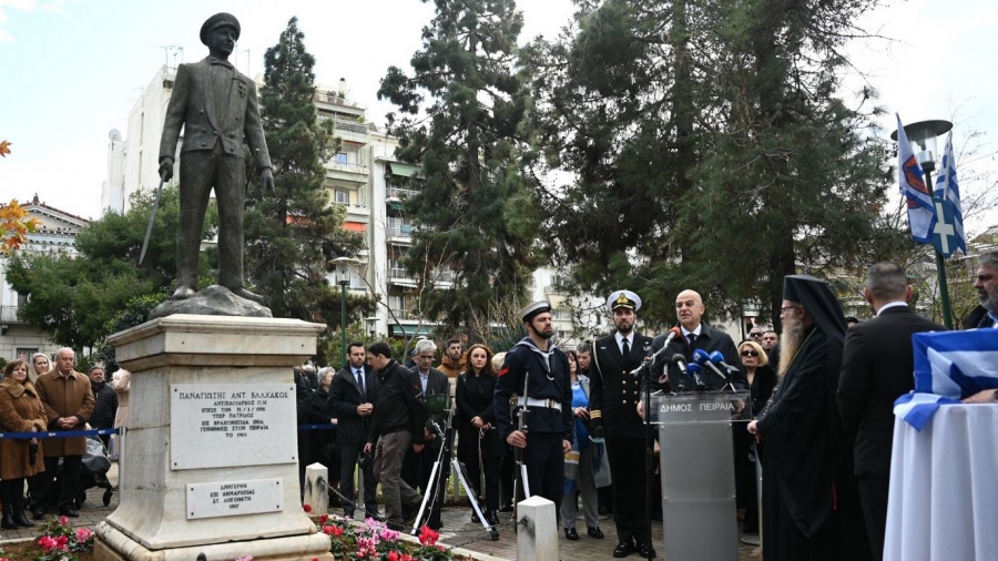 Στο μνημόσυνο του αντιναύαρχου Π. Βλαχάκου, ήρωα των Ιμίων, ο Δένδιας