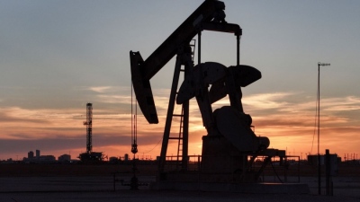 Χτίζει ανοδικό σερί το πετρέλαιο - Κέρδη 0,7% για το Brent, έκλεισε στα 64 δολάρια