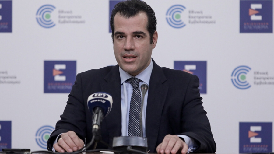 Παράθυρο Πλεύρη για νέα μέτρα: Εισήγηση για αποκλεισμό ανεμβολίαστων - Επανεξετάζονται τα προνόμια των εμβολιασμένων