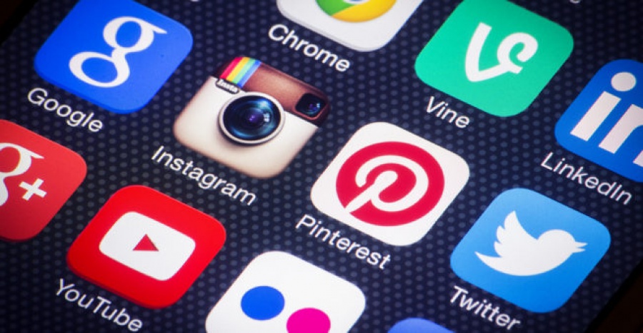 Γαλλία: Η εφορία θα «χτενίζει» τα μέσα κοινωνικής δικτύωσης για να εντοπίζει φορολογικές απάτες