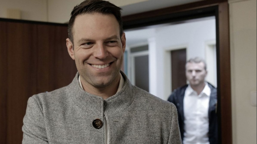 Συνάντηση Κασσελάκη - ΣΥΡΙΖΑ με εκπροσώπους της αλβανικής κοινότητας: Σοβαρά τα ζητήματα με την άδεια παραμονής