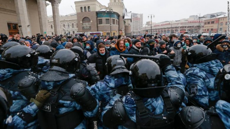 Ρωσία: Πάνω από 4.800 συλλήψεις στις διαδηλώσεις υπέρ του Navalny