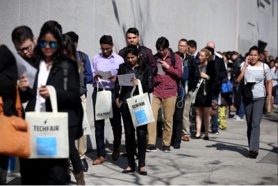 ΗΠΑ: Κατά 23.000 μειώθηκαν οι αρχικές αιτήσεις για επίδομα ανεργίας, στις 216.000