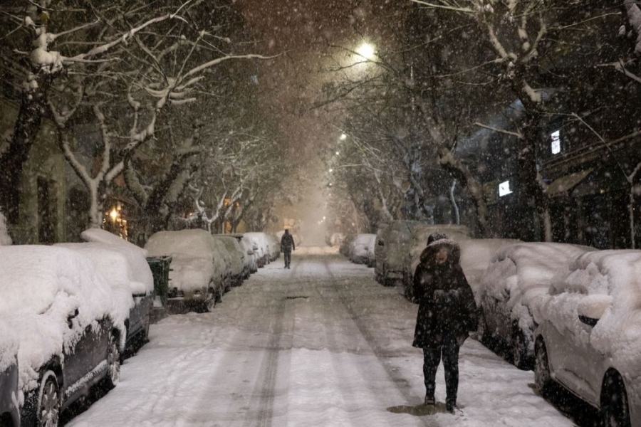 Κακοκαιρία Μήδεια: Δύσκολη νύχτα με ισχυρές χιονοπτώσεις στην Αττική - Σε ποια σημεία έχει διακοπεί η κυκλοφορία