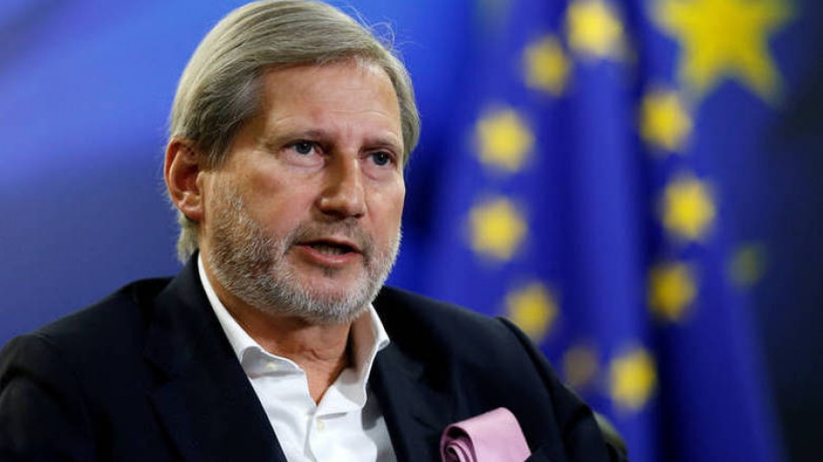 Hahn: Να προχωρήσει γρήγορα στην συνταγματική αλλαγή η FYROM - Προειδοποιεί για τη διεξαγωγή πρόωρων εκλογών