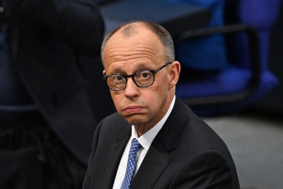 Ένα βήμα πριν την κατάρρευση και ο συνασπισμός του Merz… βυθίζεται η οικονομία της Γερμανίας, χάνει την πολύτιμη βιομηχανία της