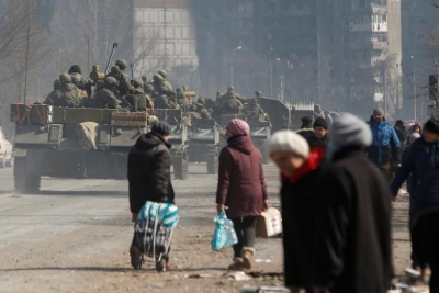 Οι ρωσικές δυνάμεις κατέλαβαν πόλη κοντά στο Τσερνομπίλ – Τρεις νεκροί στις μάχες