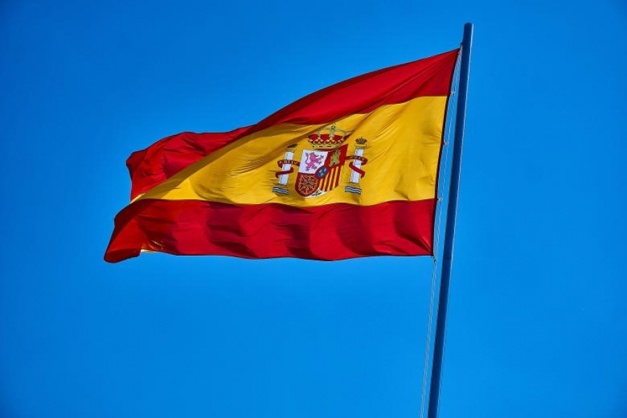 Η Ισπανία μείωσε τη διάρκεια της καραντίνας για τα θετικά κρούσματα της Covid