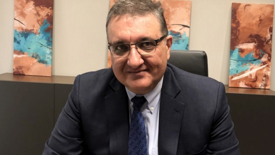 Εξαδάκτυλος: Αν νοσήσουν όλα τα παιδιά, θα έχουμε απώλειες - Στις ΗΠΑ, 500 παιδιά έχασαν τη μάχη με τον κορωνοϊό