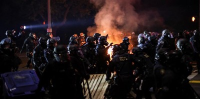 ΗΠΑ: Βίαια επεισόδια, μάχες σώμα με σώμα και δεκάδες συλλήψεις στο Portland
