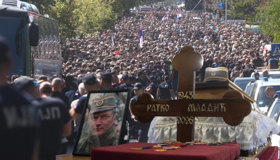 Δάκρυσε η Σερβία στην κηδεία του πατριώτη Στρατηγού - Εκατομμύρια λαού αποχαιρετούν τον Θρύλο Ratko Mladic