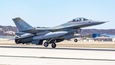 Lockheed Martin: Έτοιμοι να εκπαιδεύσουμε Ουκρανούς πιλότους στα F-16 αν υπάρξει απόφαση