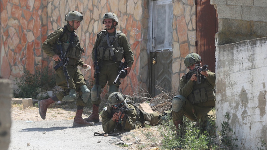 Σφαίρες για… πέτρες – Σπάνια εισβολή Ισραηλινών στην παλαιστινιακή Ramallah στη Δυτική Όχθη