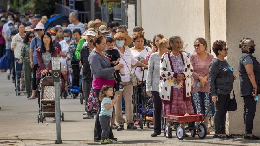 Η παρακμή μιας υπερδύναμης - Τα μισά παιδιά στις ΗΠΑ ζουν σε οικογένειες με εισόδημα κάτω από το μέσο όρο της μεσαίας τάξης