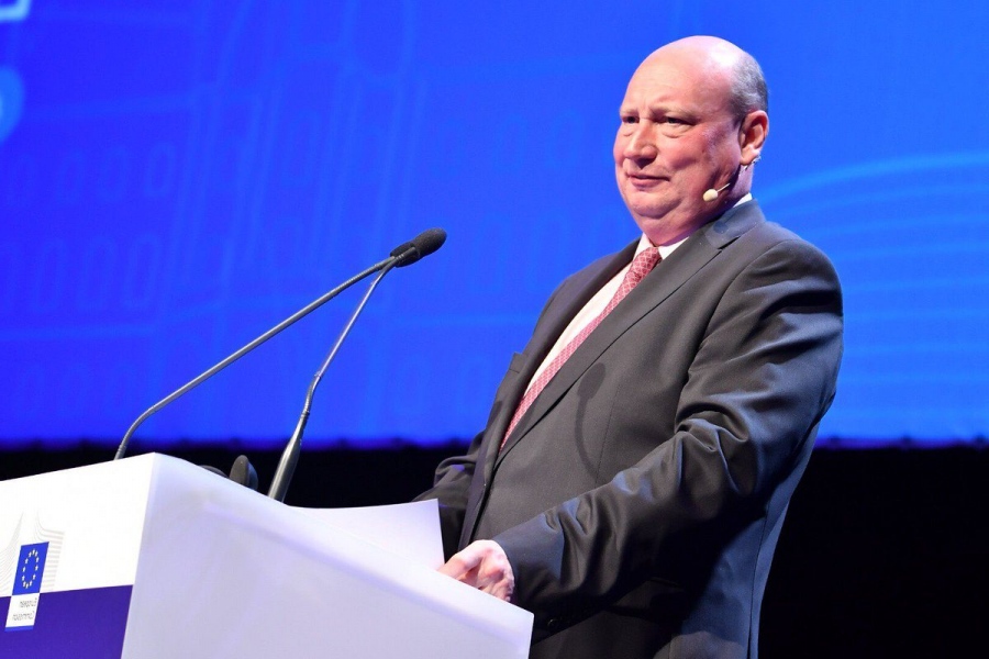 Απόλυση-βόμβα στις Βρυξέλλες: Η Κομισιόν «καρατόμησε» κορυφαίο αξιωματούχο για σκάνδαλο διαφθοράς