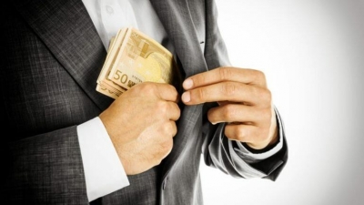 Εκδότης φάντασμα έδινε υποσχέσεις σε συγγραφείς, υπογράφοντας συμβάσεις στο αγγλικό Δίκαιο