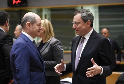 Bloomberg: Ο Draghi ζητά βοήθεια από Γερμανία και Ευρωζώνη αλλά δεν τον ακούει κανείς