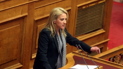 Στο πλευρό της Μπακογιάννη η Δούρου για το μεταναστευτικό αλλά είναι.. απαισιόδοξη