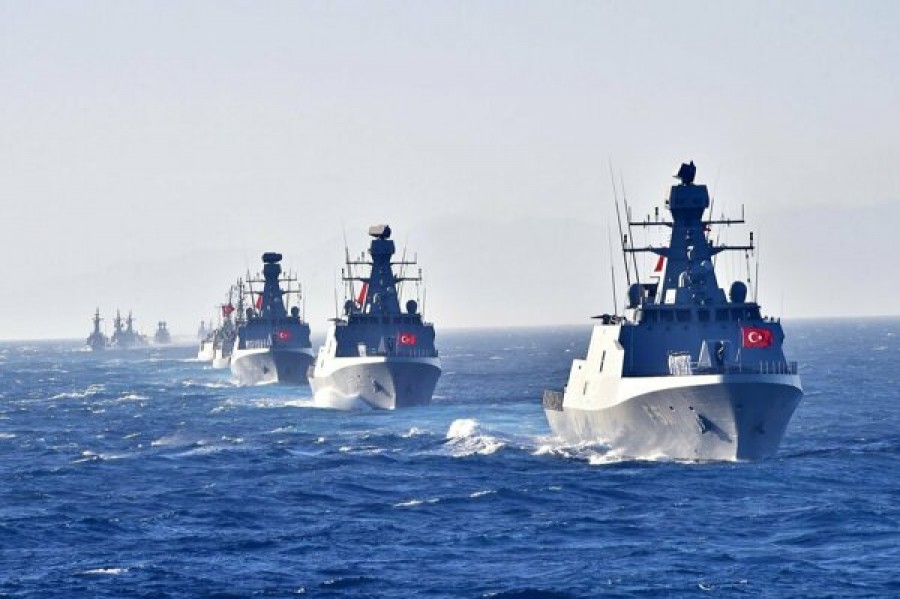 «Διπλωματία του θωρηκτού» από την Τουρκία - Με 17 μαχητικά αεροσκάφη και 8 πολεμικά πλοία στη Λιβύη