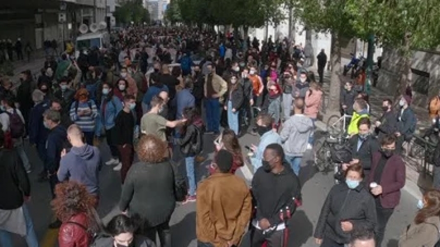 Πορεία καλλιτεχνικών σωματείων στο κέντρο της Αθήνας - Κλειστή η Σταδίου