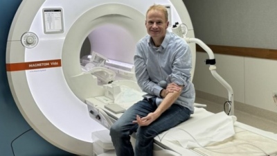 Ογκολόγος θεράπευσε τον δικό του καρκίνο στον εγκέφαλο - Ήταν επιθετικής μορφής - Η πρωτοποριακή ανοσοθεραπεία για μελάνωμα