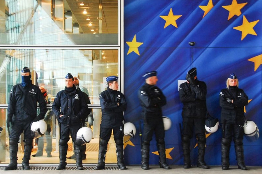 Europol: Απάτη ύψους 15 εκατ. ευρώ σε βάρος επενδυτών αποκάλυψαν οι αρχές σε 5 χώρες