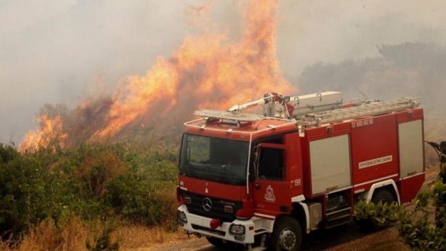 Μεγάλη πυρκαγιά στην Κέρκυρα - Οι αρχές εκκενώνουν προληπτικά δύο χωριά