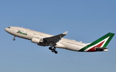 Κρατικοποίηση του αερομεταφορέα Alitalia τον Ιούνιο σχεδιάζει η Ρώμη