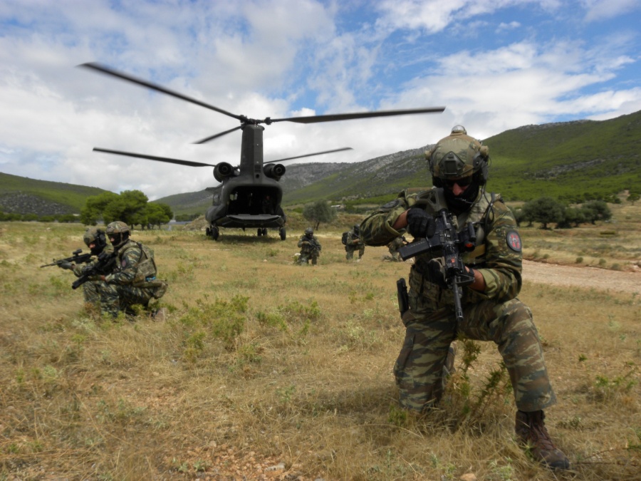 Συνεκπαίδευση Ειδικών Δυνάμεων Ελλάδας - Βουλγαρίας - Περιελάμβανε βολές μάχης ταχείας αντίδρασης και αντιμετώπιση ασύμμετρης απειλής