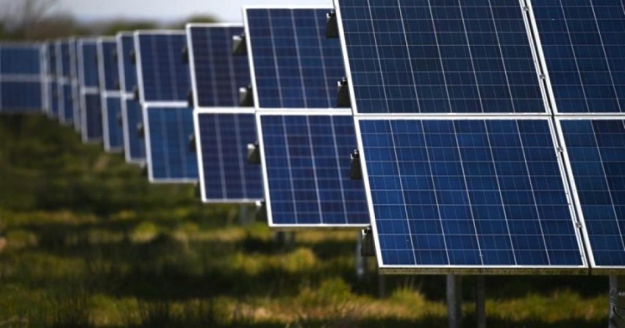 Καύσωνας: Τα μικρά φωτοβολταϊκά σώζουν την παρτίδα - Τα 10.000 MW θα ξεπεράσει κατά πολύ η ζήτηση