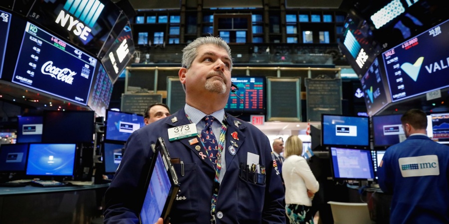 Ο Trump «έριξε» τη Wall Street – Απώλειες -0,9% για τον Dow Jones και -0,55% για τον S&P 500