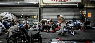 Η Αμερική επεμβαίνει σε όλες τις άλλες χώρες γιατί βουλιάζει στη μιζέρια και την ανισότητα