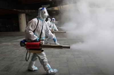 Σοκ από τα «στρατόπεδα καραντίνας» στην Κίνα - Έγκυες και παιδιά στοιβάζονται σε κοντέινερ