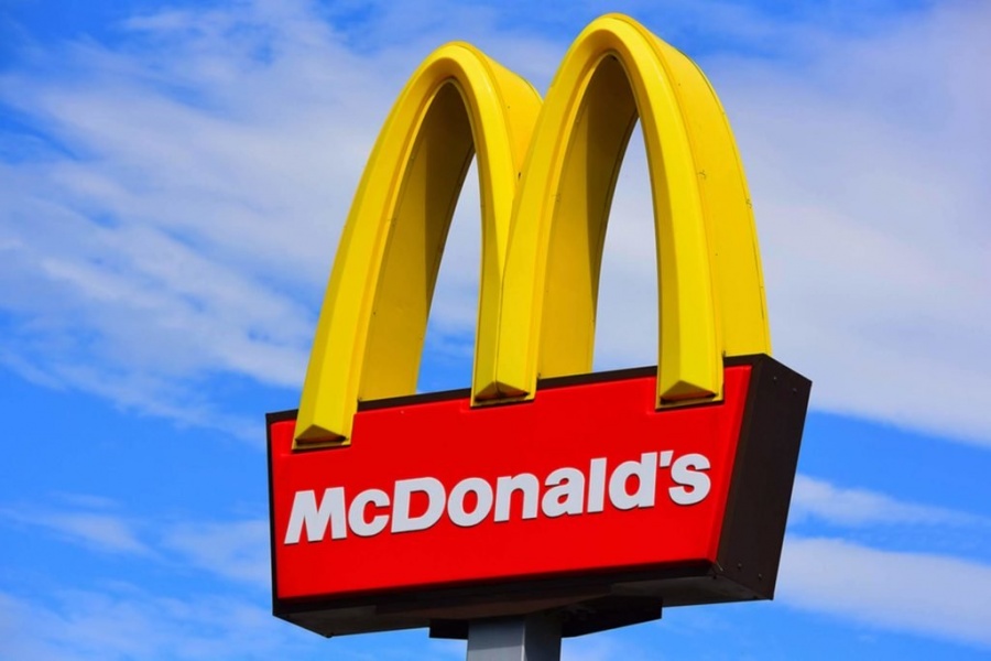 Η αλύσίδα εστιατορίων McDonald's σκοπεύει να μειώσει τη χρήση πλαστικού στην ευρωπαϊκή αγορά