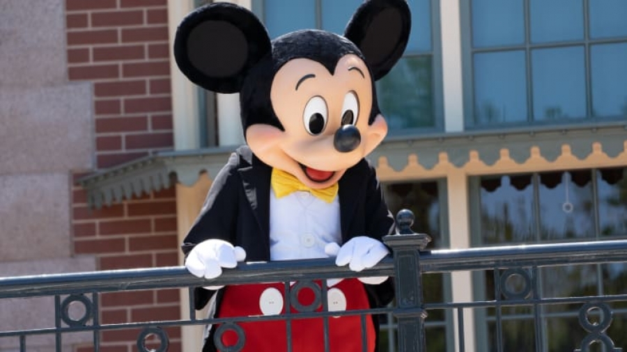 Disney: Ισχυρά κέρδη 5% ανά μετοχή και συνολικά έσοδα 21, 5 δισ. δολ λόγω ώθησης από τα θεματικά πάρκα