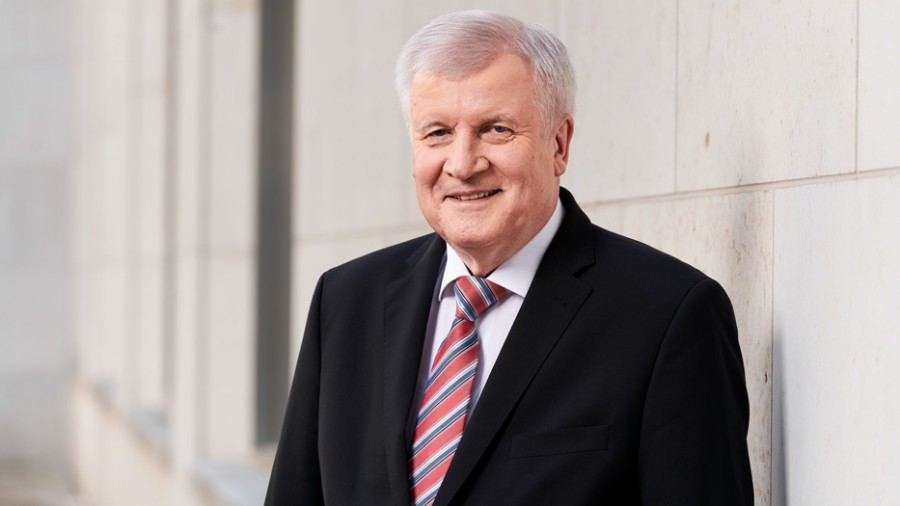 Seehofer (Γερμανία): Η σημερινή κυβέρνηση πολεμά τον δεξιό εξτρεμισμό όσο καμία άλλη