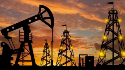«Άλμα» 6% στην εβδομάδα για το πετρέλαιο, «πατάει» γερά πάνω από τα 80 δολ. το Brent