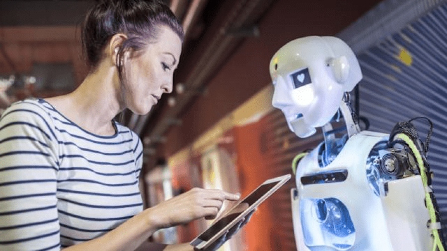 Τι άλλο θα ζήσουμε; Ανθρωποειδές ρομπότ «αποφοιτά» από λύκειο της Κίνας – Η παράξενη τελετή