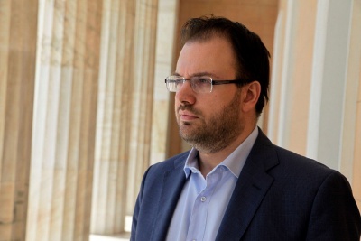 Θεοχαρόπουλος (ΔΗΜΑΡ): Να καταργηθούν τα προνόμια του πολιτικού συστήματος