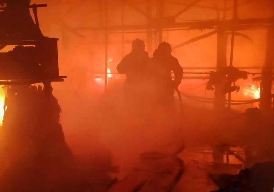 Ρωσία: Υπό έλεγχο η φωτιά, ανεστάλη η λειτουργία του τερματικού σταθμού LNG κοντά στην Αγία Πετρούπολη - Πληροφορίες για επίθεση με drones