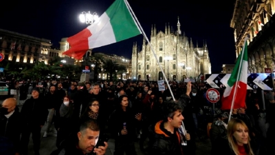 Ιταλία: Ρεκόρ 11.555 νέων κρουσμάτων (20/11) και διαδηλώσεις κατά των πιστοποιητικών σε Ρώμη και Μιλάνο
