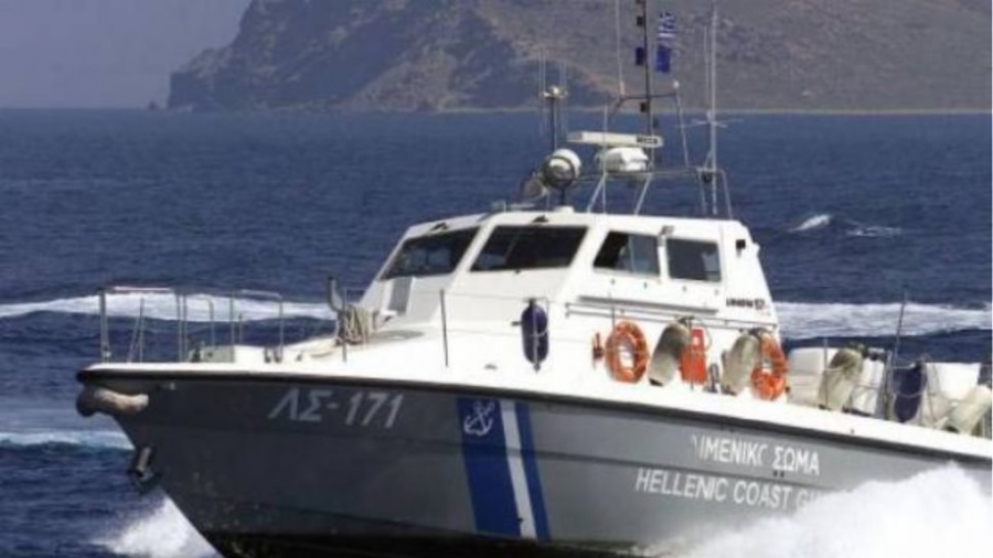 Το Λιμενικό διέσωσε 56 μετανάστες που επέβαιναν σε βάρκα στη Λέσβο
