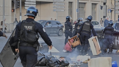 «Ξεσηκωμός» στη Γαλλία - Σε κλοιό διαδηλώσεων ο Macron - Συλλήψεις 200 ατόμων - Στους δρόμους 80.000 αστυνομικοί