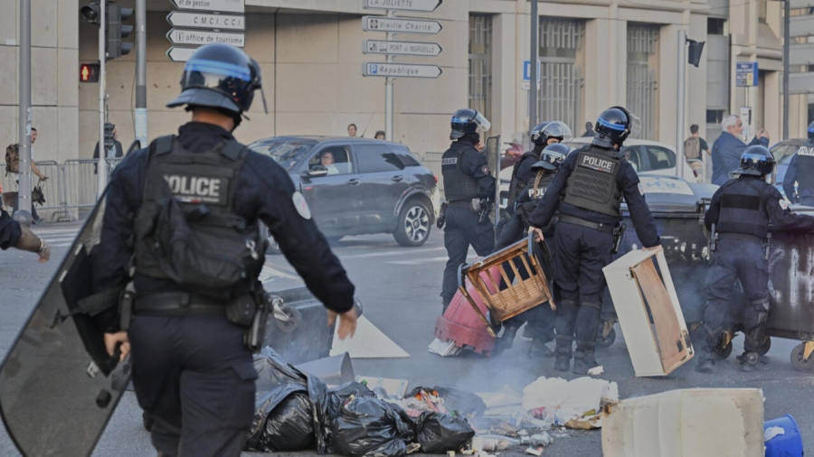 «Ξεσηκωμός» στη Γαλλία - Σε κλοιό διαδηλώσεων ο Macron - Συλλήψεις 200 ατόμων - Στους δρόμους 80.000 αστυνομικοί
