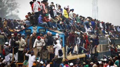 «Η διαδικασία δεν μπορεί πλέον να σταματήσει» - Ομάδες Μπαγκλαντεσιανών εισβάλλουν μαζικά στη Δυτική Ουκρανία