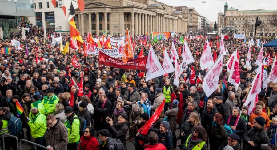 Γερμανία: Μεγάλη διαδήλωση στο Βερολίνο κατά του ρατσισμού και της ξενοφοβίας με τη στήριξη του ΥΠΕΞ