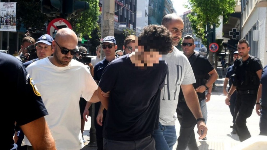 Τέλος ο Γολγοθάς - Αποφυλακίζονται οι δύο νεαροί εθελοντές που κατηγορούνταν για τη φωτιά στην Πάτρα