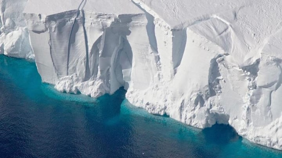 Ανταρκτική: Το μεγαλύτερο παγόβουνο στον κόσμο άρχισε να κινείται μετά από 30 χρόνια