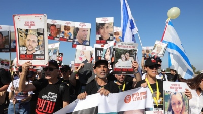 Ισραήλ: Σταματήστε την επίθεση στη Γάζα και διαπραγματευτείτε, ζητούν οι οικογένειες των ομήρων